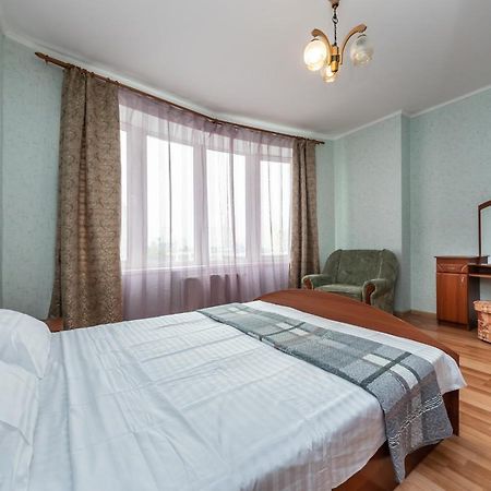 Комфортная Квартира На Метро Осокорки Kiev Luaran gambar