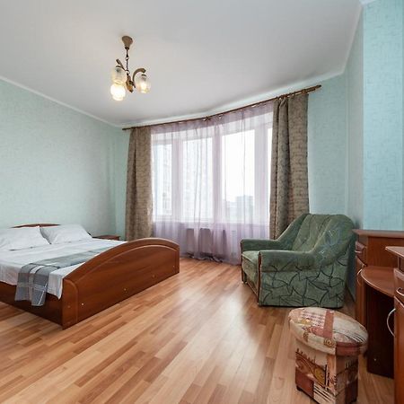 Комфортная Квартира На Метро Осокорки Kiev Luaran gambar