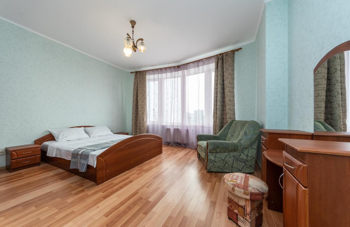 Комфортная Квартира На Метро Осокорки Kiev Luaran gambar