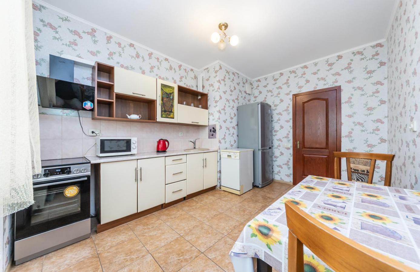 Комфортная Квартира На Метро Осокорки Kiev Luaran gambar