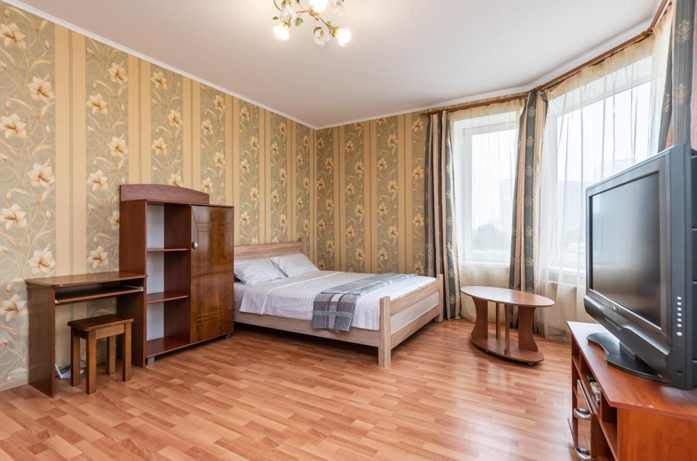 Комфортная Квартира На Метро Осокорки Kiev Luaran gambar